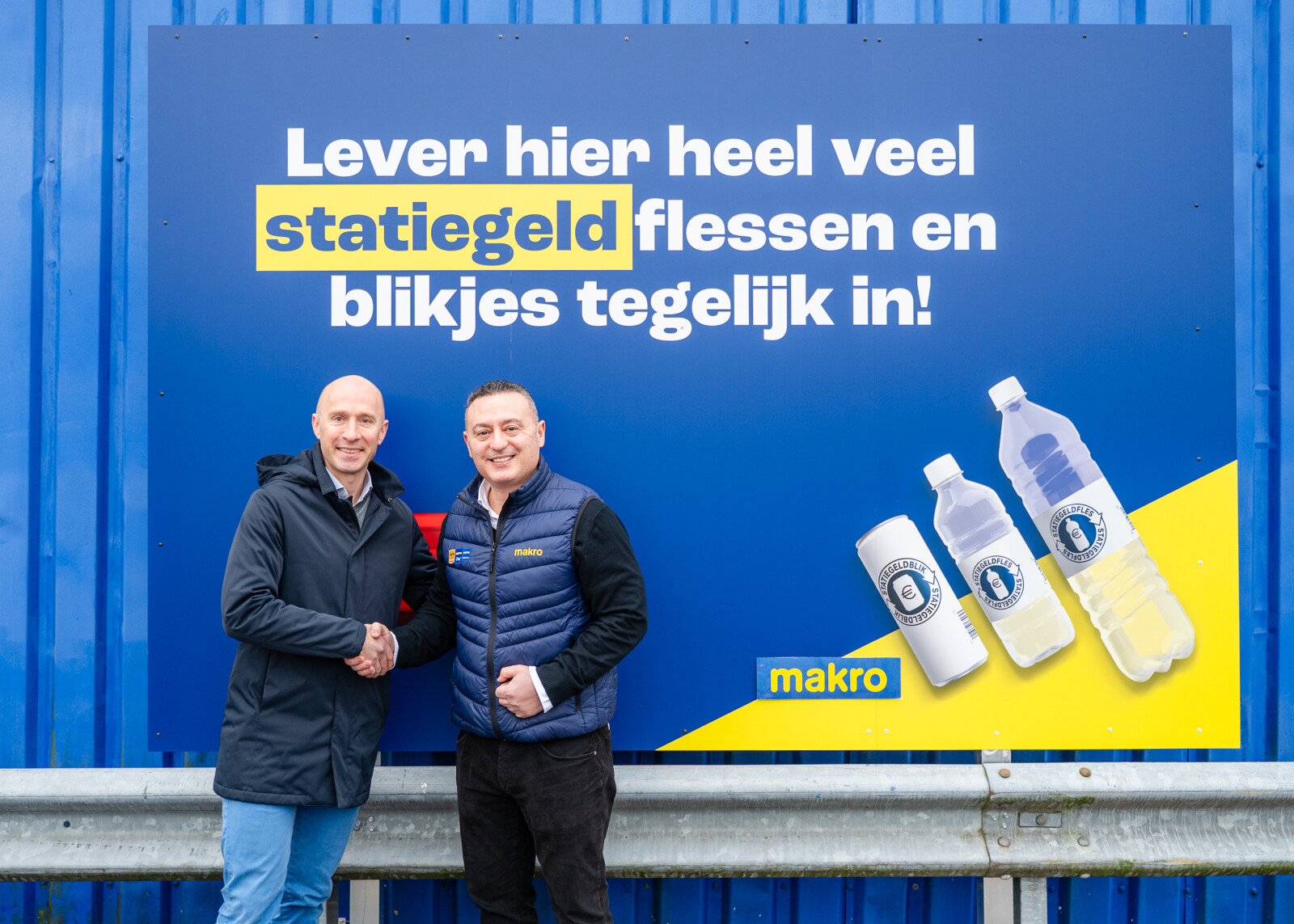 Jeroen Hillen, Directeur Statiegeld NL, met COO van Makro Nederland Baran Guzelce