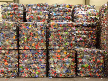 Sorteercentrum balen plastic