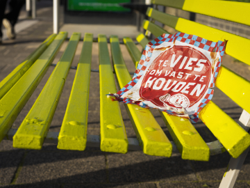 Te vies om vast te houden